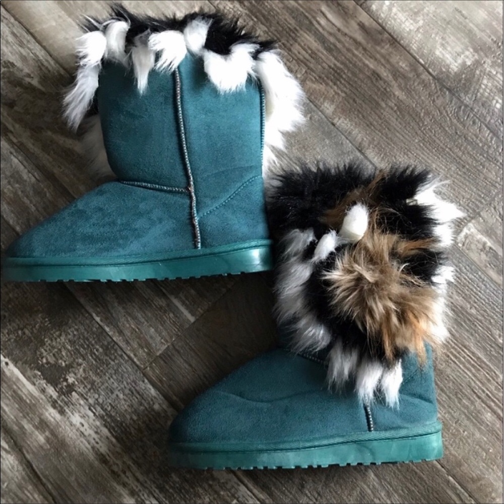 Faux fur boots NWOT - Teal